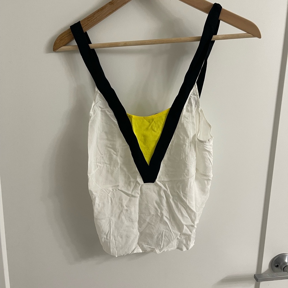 trendy colorblocked top